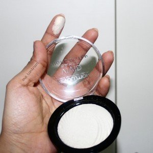 Makeup revolution highlighter, MUA highlighter, Mary lou manizer