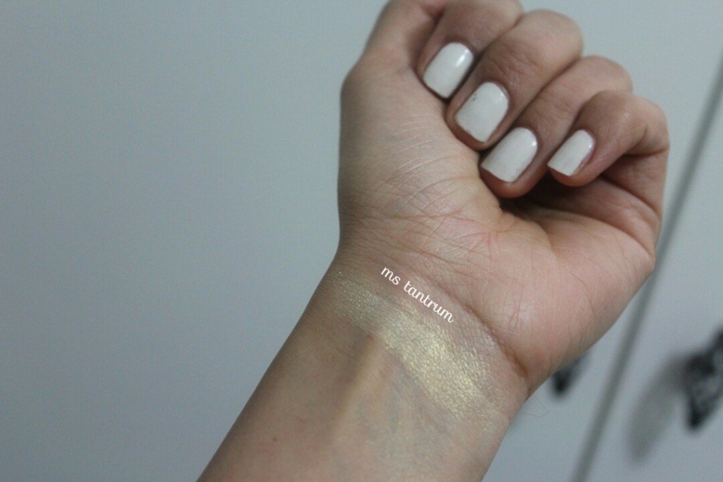 Makeup revolution highlighter, MUA highlighter, Mary lou manizer