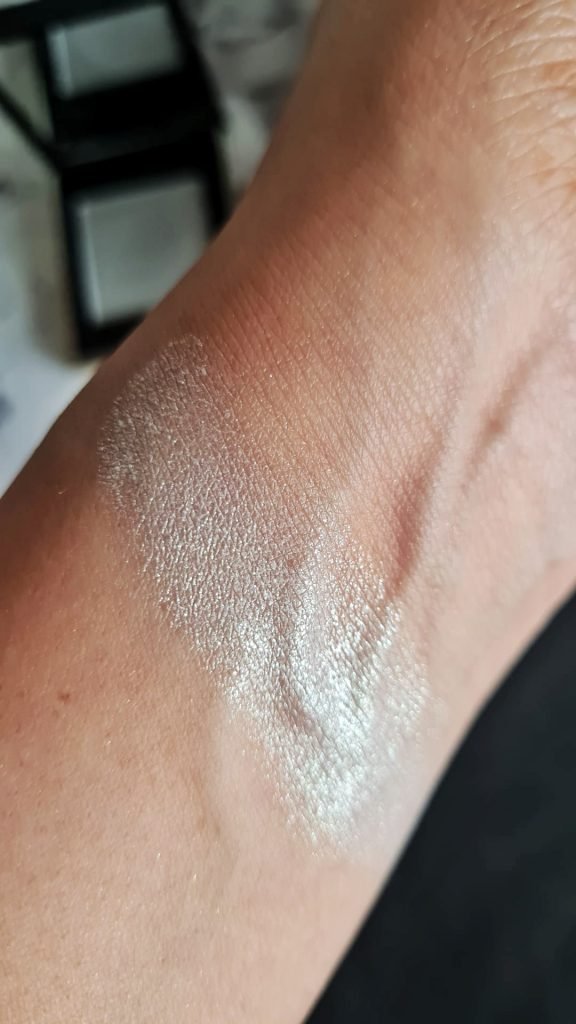 SUQQU Holiday Color Collection 2022 - Tone Touch Eyes 111 swatches