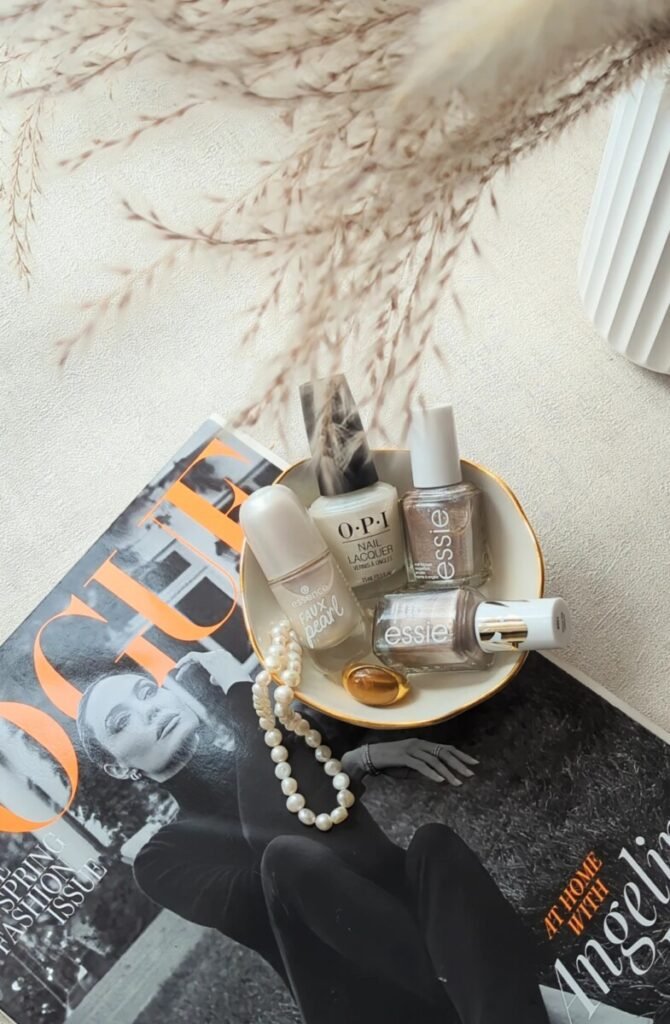 How to Style Pearl and Metallic Nails This Season